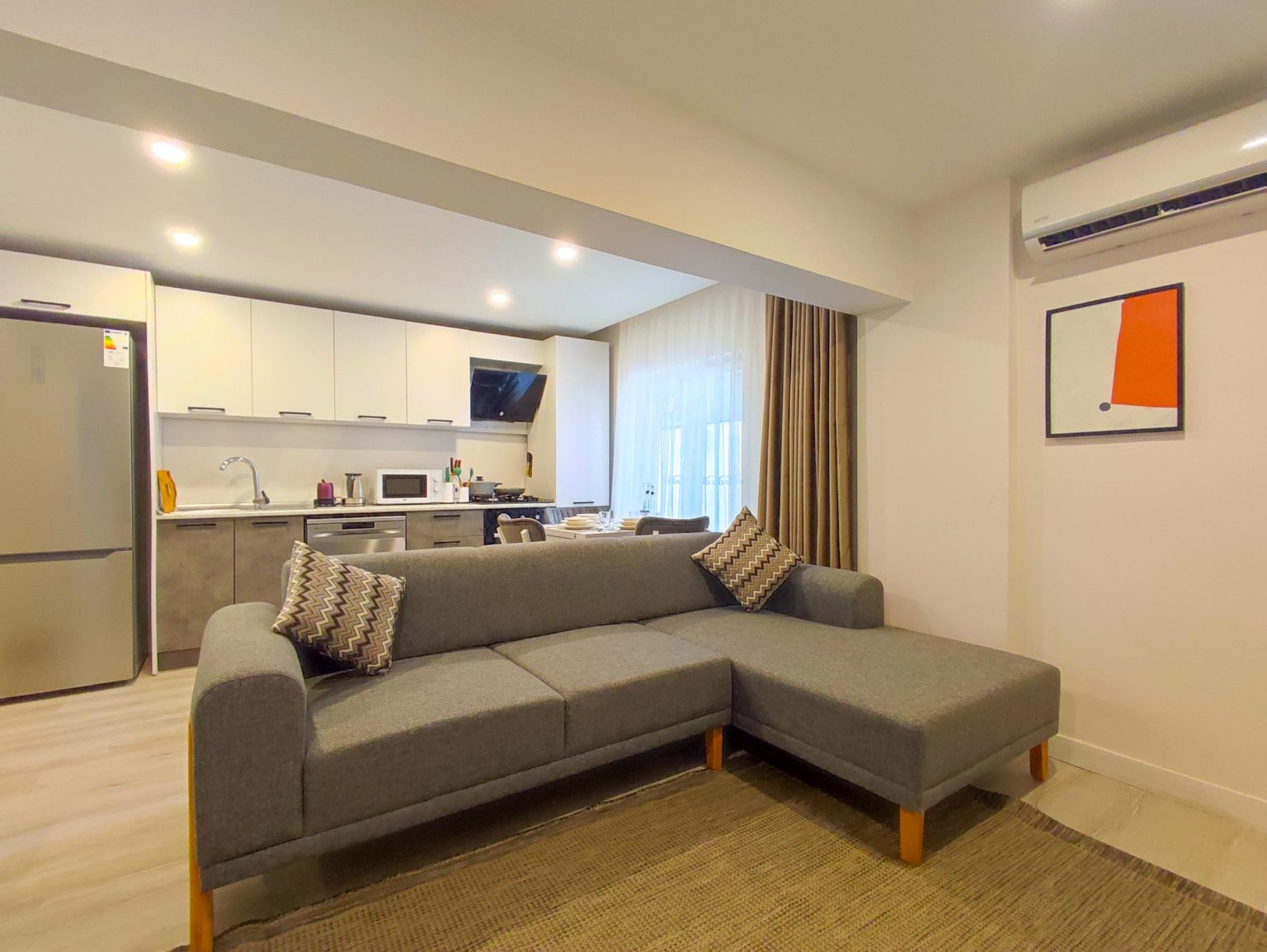 Fully equipped kitchen and living space